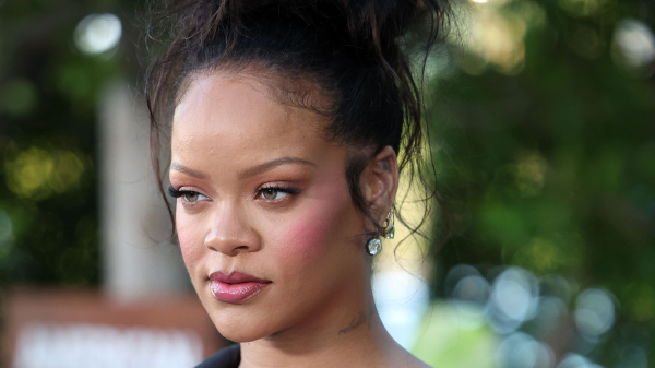 Rihanna Just Reinvented the Y2K Zig-Zag Part — See Photos